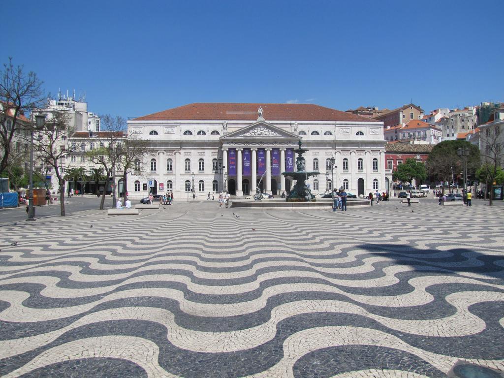 Remodeled Historic Apartment In Bairro Alto Lisboa Eksteriør bilde