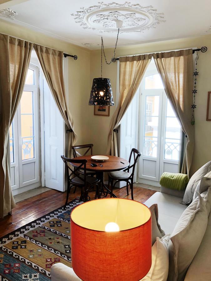 Remodeled Historic Apartment In Bairro Alto Lisboa Eksteriør bilde